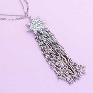 Collar de borla de diamantes de imitación de estrella de tono plateado vintage 30 pulgadas HB14
