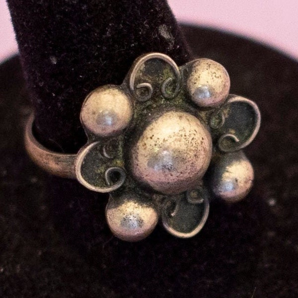 Vintage Silver Tone Flower Ring Size 7.5 by Mexico HB9