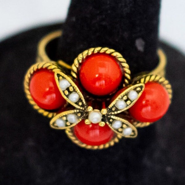 Size 8, Vintage Red Beads Floral Gold Tone Adjustable Ring - HB28