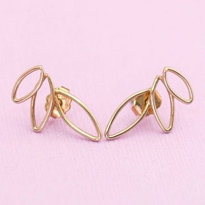 Vintage Minimalist Gold Tone Stud Earrings by Avon HB16