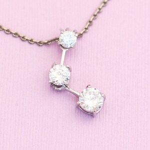 Vintage Silver Tone Gemstone Pendant Necklace 18 Inches HB19