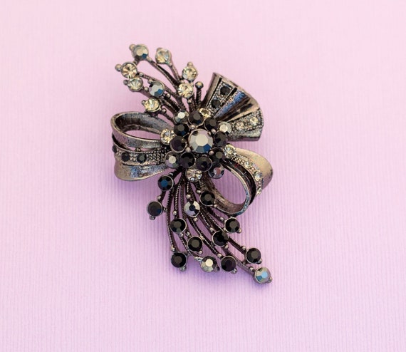 Vintage Mid Century Silver Tone Rhinestone Brooch… - image 1