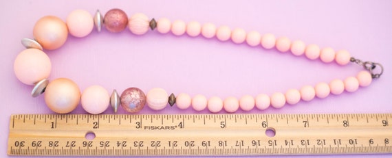 Vintage Boho Light Pink Beaded Necklace 19 Inches… - image 4