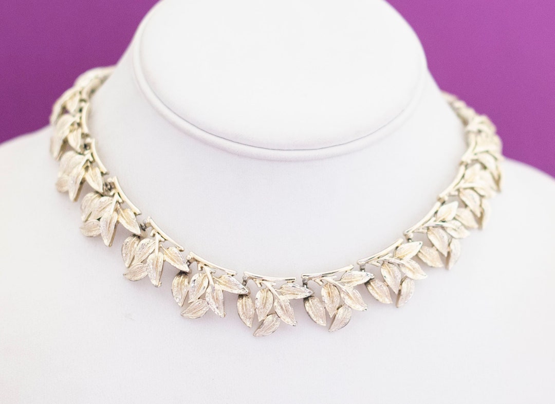Collier Ras Du Cou Vintage En Résine Beige - Longueur 40 Cm - Occasion Femme