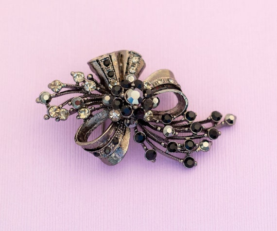 Vintage Mid Century Silver Tone Rhinestone Brooch… - image 2