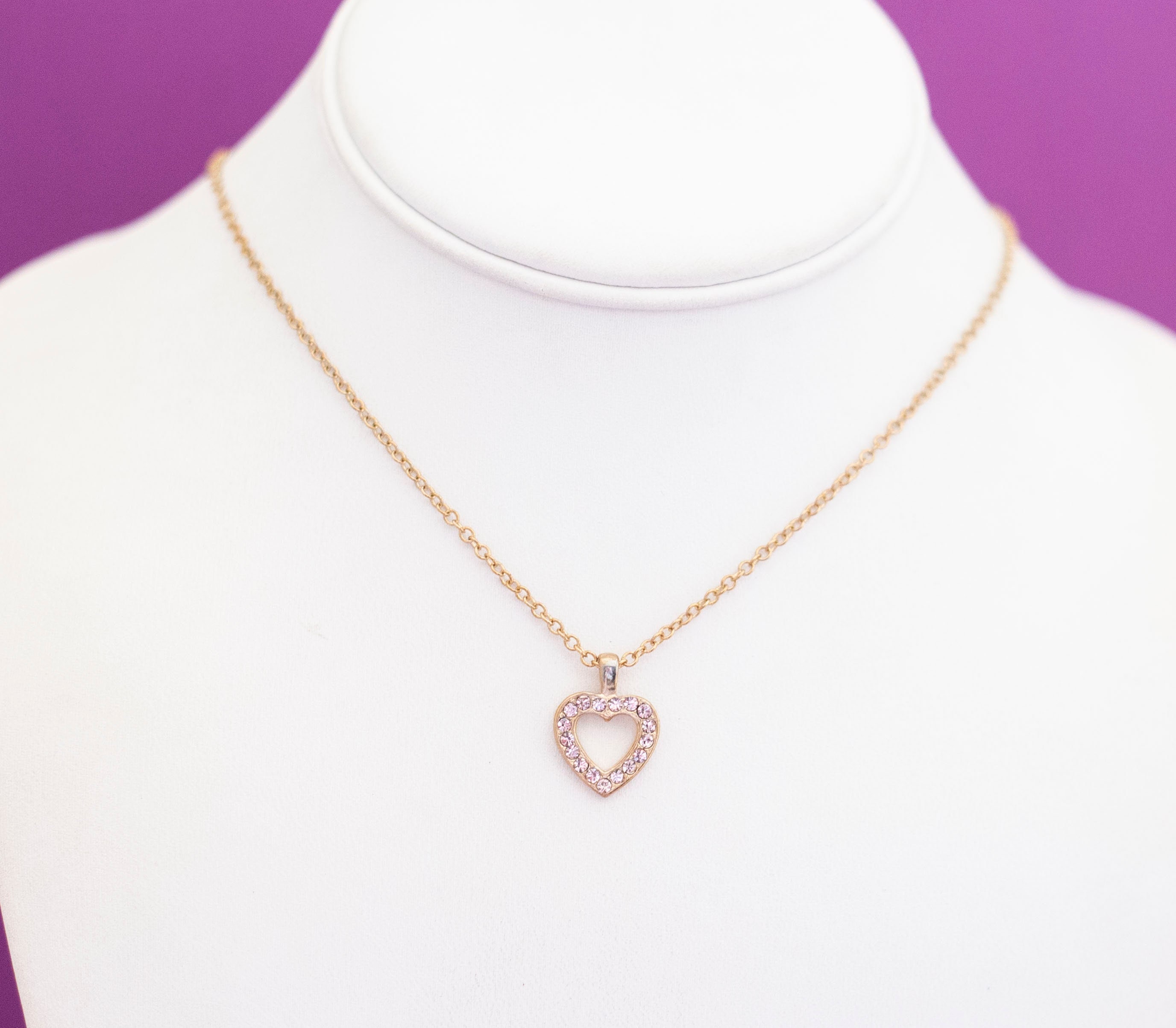 Vintage Gold Tone Rhinestone Heart Pendant Necklace 18