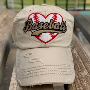 Vintage Distressed Baseball Mom Hat Heart Embroidery Adjustable Womens Cap Baseball Mama Gift for Mom Cute Sports Cap Baseball Lover