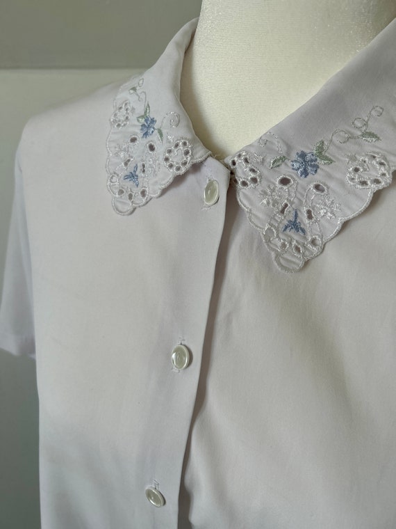 Vintage Floral Embroidered Button-Up Blouse: Swee… - image 1