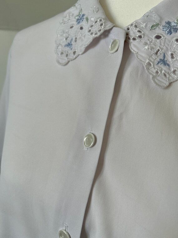 Vintage Floral Embroidered Button-Up Blouse: Swee… - image 6