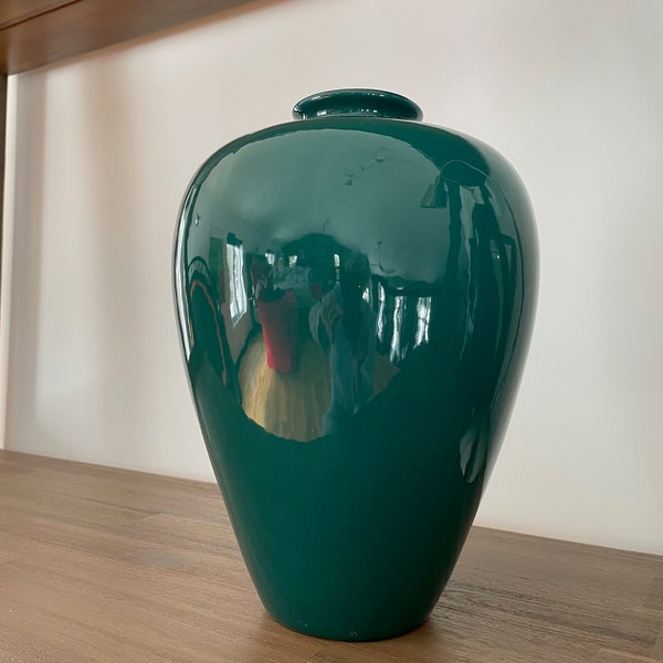 Vintage - Vase in the shape of an amphora