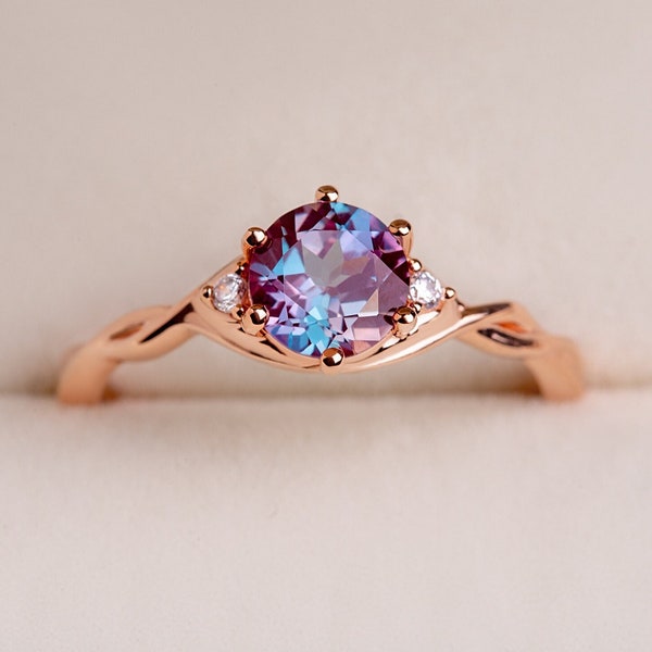 Vintage alexandrite engagement ring, unique women ring, alexandrite ring, proposal ring, unusual engagement ring, rose gold ring for her