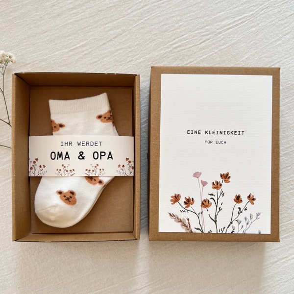 Schwangerschaft verkünden I Geschenkschachtel mit Babysocken I Baby Verkündung I Geschenk für Papa Oma Opa Tante Onkel I Überraschung Baby