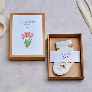 Schwangerschaft verkünden I Geschenkschachtel mit Babysocken I Baby Verkündung I Geschenk für Papa Oma Opa Tante Onkel I Überraschung Baby