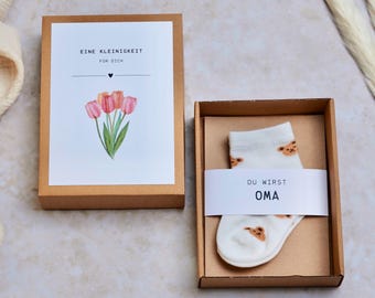 Pregnancy Announcement I Gift Box with Baby Socks I Baby Announcement I Gift for Dad Grandma Grandpa Aunt Uncle I Surprise Baby