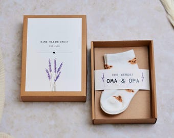 Pregnancy Announcement I Gift Box with Baby Socks I Baby Announcement I Gift for Dad Grandma Grandpa Aunt Uncle I Surprise Baby