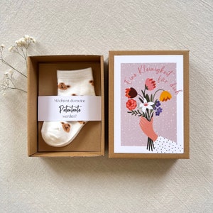 Peça para a madrinha I Caixa de presente com meias de bebê I Batismo de bebê I Presente para padrinho I Peça para o padrinho I Ideia de presente para madrinha padrinho
