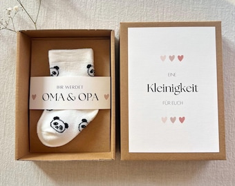Pregnancy Announcement I Gift Box with Baby Socks I Baby Announcement I Gift for Dad Grandma Grandpa Aunt Uncle I Surprise Baby