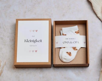 Pregnancy Announcement Gift Box with Baby Socks | Baby Announcement Gift for Dad, Grandma, Grandpa, Aunt, Uncle | Baby Surprise