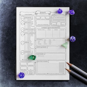 Pode incluir: Uma folha de personagem em preto e branco para um jogo de RPG de mesa, com o título "Rogue" no topo. A folha inclui seções para as estatísticas do personagem, habilidades e referência rápida de combate. Há dados e lápis na mesa.