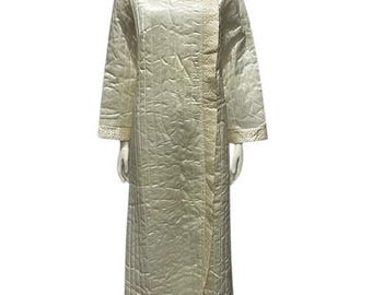 Vintage 1960's Quilted Sonnet Hostess Robe