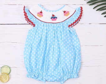 Barboteuse smockée Cupcake pour bébé fille
