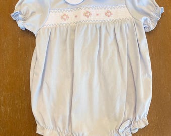 Bleu doux Peter Pan à smocks et bulles florales en tricot