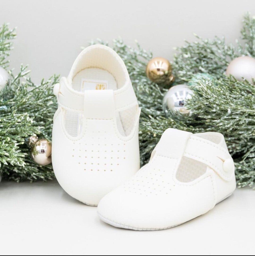 pre walking shoes for baby girl