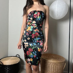 y2k vintage black floral print strapless satin bodycon midi dress by guess jeans