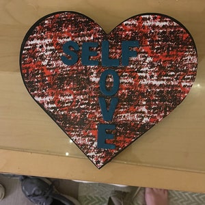 Decoração de parede em formato de coração, afirmação de amor próprio, decupagem de parede - arte doméstica fortalecedora