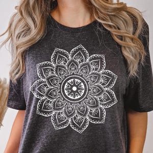 Mandala Shirt, Mandala T-Shirt, Cute Mandala Shirt, Gifts for Her, Flower Shirt Pretty, Cute Spring Shirt, Cute Shirt for Woman