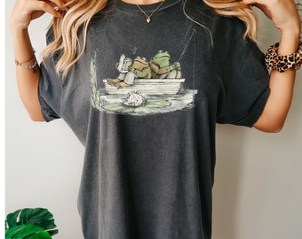 Comfort Colors® Frog 90s Vintage Shirt, Retro Toad Tee, Nature Shirt, 2000s Frog T-Shirt, Book Lovers Shirt, Oversize Cute Cotton Washed Tee