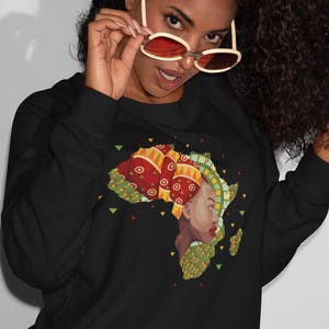 Frauenkopf in Afrika Map Sweatshirt & Hoodie