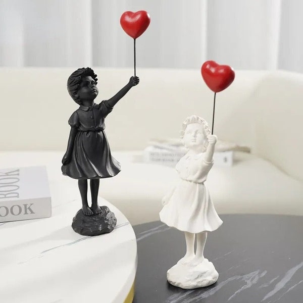 Sculpture Banksy : Girl with Balloon en Résine Peinte à la Main - Art Moderne pour Décoration Intérieure