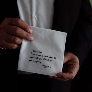 Pañuelo de algodón personalizado bordado a mano, recuerdo único para bodas, aniversarios u ocasiones especiales.