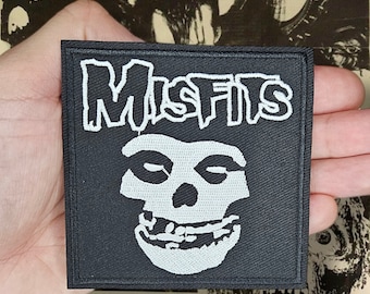 Buy Misfits Bat Fiend Embroidered Patch, Iron On Applique, Punk Band, Horror Rock, Jerry Only, Danzig, Officially Licensed Online In India - Foto 5