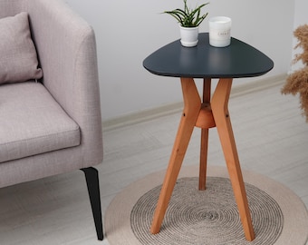 Triangle Oak Wood End Table – Cross Legs Wooden Coffee Table – Tripod Side Table – Three Legs Accent Table - Modern Industrial Furniture