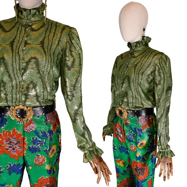 Chemisier vintage des années 1970 en lurex vert et or, blouse à motif moiré avec poignets et col à volants, haut de soirée vintage.