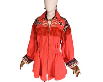 KENZO Chaqueta vaquera de inspiración navajo vintage, parka vaquera roja con con motivos nativos americanos, chaqueta con flecos de ante.