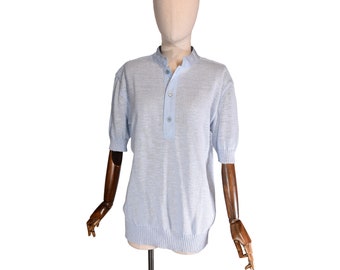 Polo Courrèges vintage: algodón azul claro de los años 70, cuello mandarín