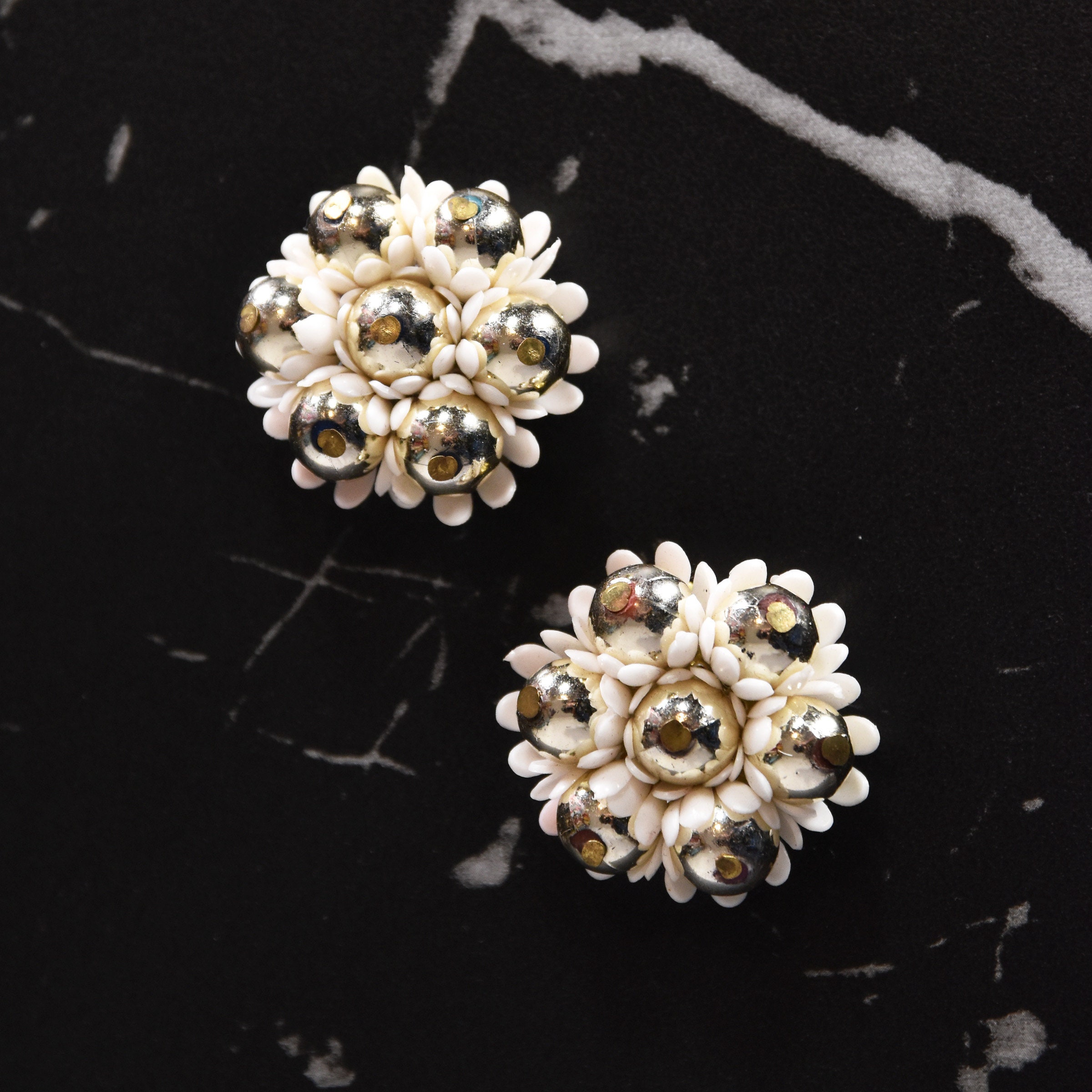 Boucles D'oreilles Anciennes Années 1950-1960 - à Clips (sans Perçage) - Occasion Vintage
