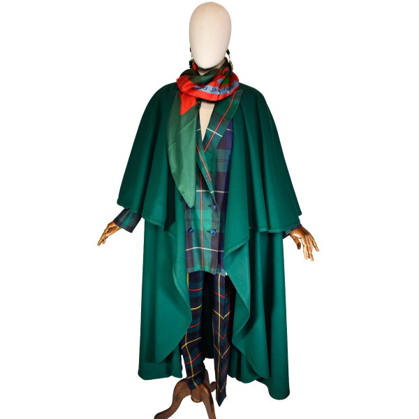 SALVATORE FERRAGAMO vintage green wool cape, double layered shoulders, elegant 1980s design.