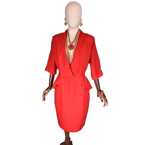 VICTORIO & LUCCHINO vintage 1980s skirt suit - Red Linen Tailleur tailleur, two-piece set tailleur, solid color, made in Spain