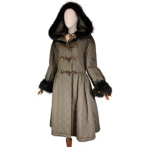 MARIO BORSATO vintage coat, quilted coat from the 90s with hood and fur cuffs, Italian-designed khaki green coat, size L