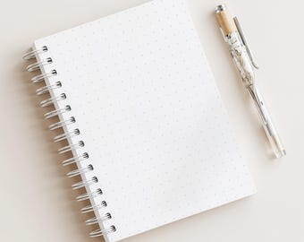 Cuaderno de cuadrícula de puntos de 8 mm • 200 páginas • Tamaño A5 • Impreso