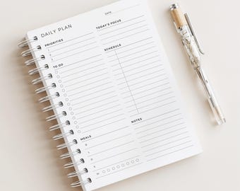 Planificador diario con registro de comidas y agua • Sin fecha • 180 páginas (6+ meses) • Tamaño A5 • Planificador impreso