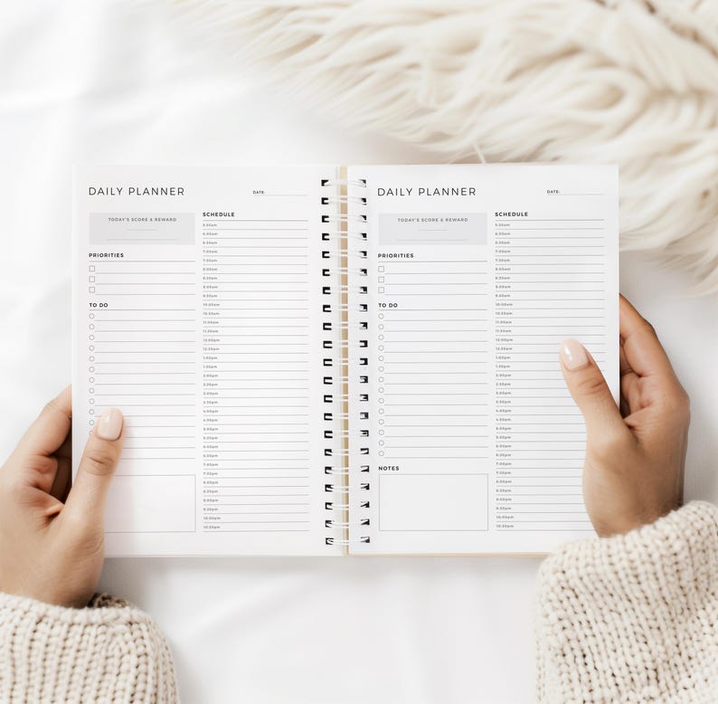 Daily Hourly Planner • Daily To Do List • 180 Pages (6+ Months) • Undated • A5 Size • Printed image 3