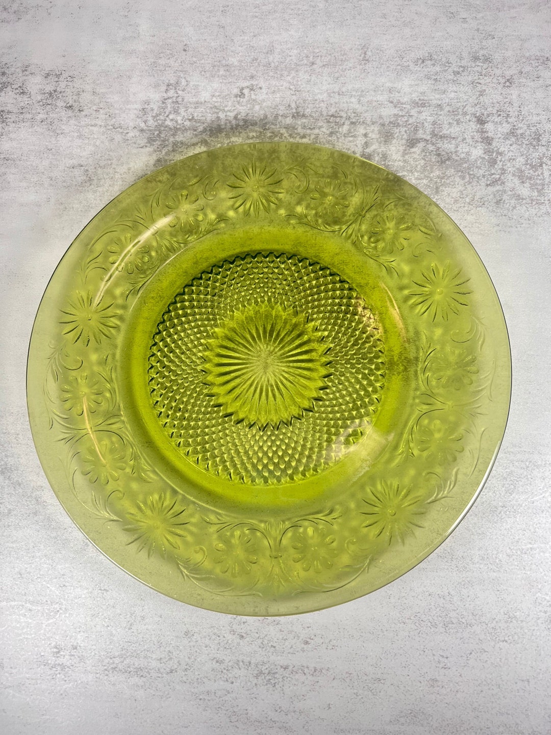Vintage Green Daisy Pattern Dinner Plates by Indiana Glass Etsy