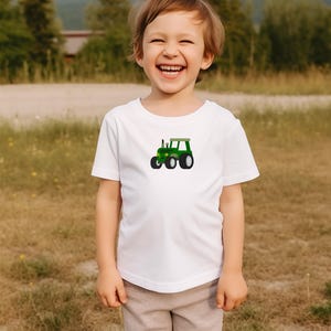 Chemise tracteur personnalisée : t-shirt d&#39;anniversaire brodé sur le thème de la ferme