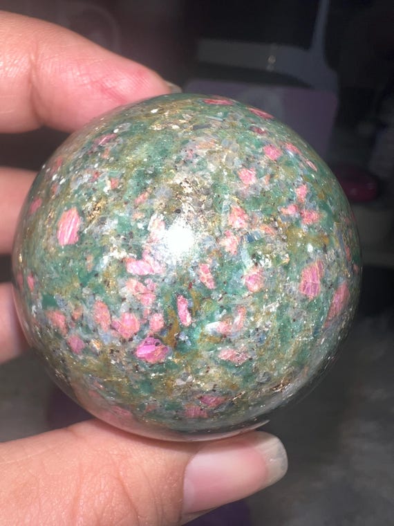 Ruby fuchsite sphere 52 mm