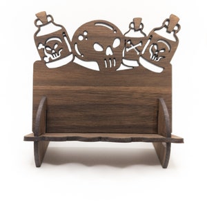 Visitekaarthouder voor bureau, Skulls and Potions Desk Card Holder, houten kaarthouder, visitekaartjestandaard, cadeau voor hem, alchemie